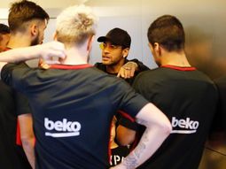 Neymar estuvo en el entrenamiento del Barcelona Neymar estuvo en el entrenamiento del Barcelona