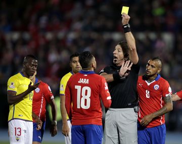 Buen debut de Pitana en la Copa América en el triunfo de Chile ante Ecuador 