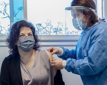 Vizzotti recibió una dosis de Moderna para completar la primera de Sputnik V
