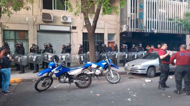 Así fue el enfrentamiento entre sindicalistas de Seguridad en pleno centro porteño