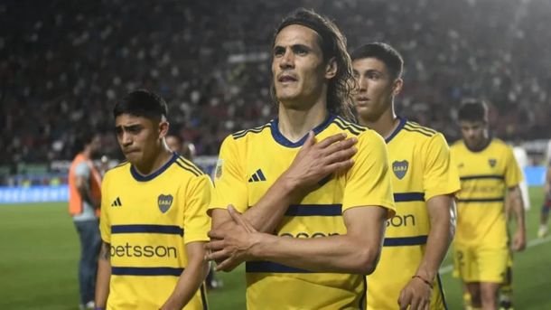 La salida de Cavani del Gasómetro y los gestos a los hinchas de San Lorenzo