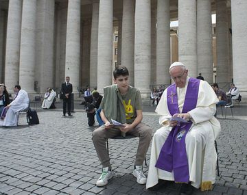 Francisco participó del confesionario más grande del mundo con jóvenes