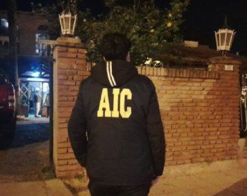 Detuvieron a una mujer que extorsionaba junto a su pareja desde la cárcel