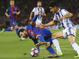 barcelona sufrio de mas pero vencio a real sociedad con dos goles de messi barcelona sufrio de mas pero vencio a real sociedad con dos goles de messi