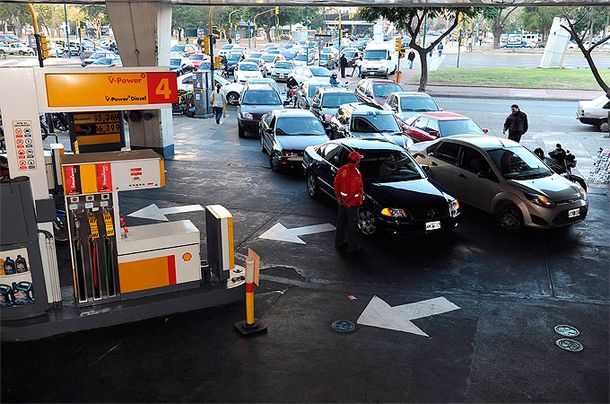 Aumentan los precios de los combustibles en todo el país