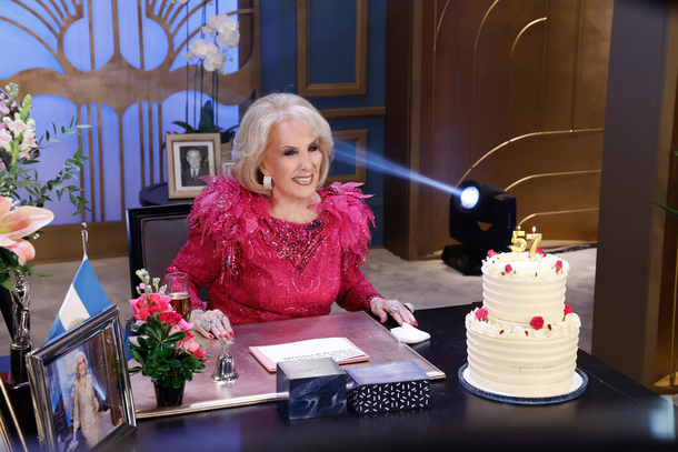 Mirtha Legrand se emocionó al celebrar los 57 años de su programa: Me hicieron muy feliz