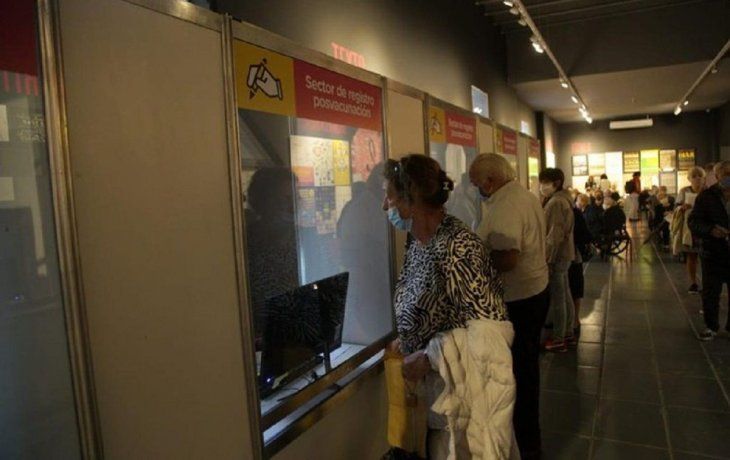 Ya se vacunaron más de 25 mil adultos mayores de 80 años en la Ciudad