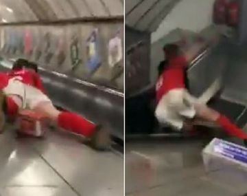 VIDEO: Se tiró por una escalera mecánica y se golpeó duro en sus partes íntimas