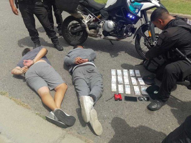 La Plata: le pincharon una goma, fue a arreglarla y le robaron $15 millones