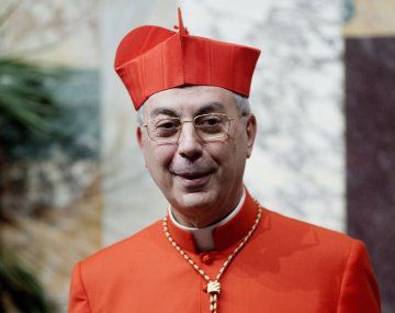 Quién es la persona encargada de anunciar Habemus papam