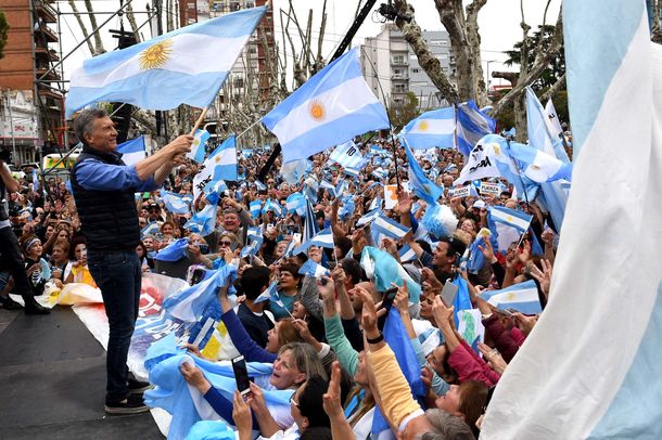 Macri dijo que a sus marchas no van por un choripán y disparó: Uno está con la familia o con el narcotráfico