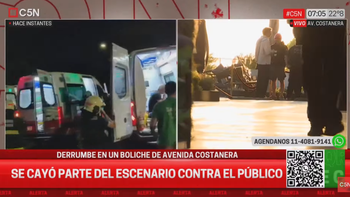 impactante derrumbe de un escenario en un boliche de costanera: 9 heridos y 700 evacuados impactante derrumbe de un escenario en un boliche de costanera: 9 heridos y 700 evacuados
