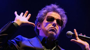 Andrés Calamaro agotó el Arena de Buenos Aires y sumó una nueva fecha