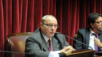 insolita hipotesis de un senador sobre la muerte de nisman: crimen pasional insolita hipotesis de un senador sobre la muerte de nisman: crimen pasional