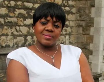 Belly Mujinga muri&oacute; por coronavirus luego de que un hombre contagiado le escupiera