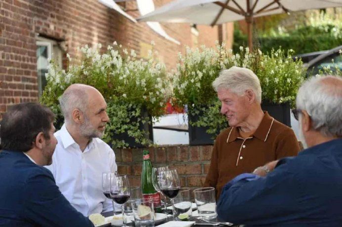 El motivo por el que el Turco Asís cuestionó la foto de Horacio Rodríguez Larreta con Bill Clinton