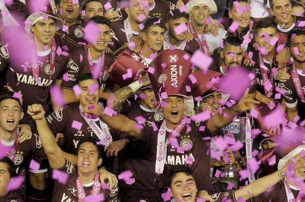 Lanús aplastó a San Lorenzo y es el nuevo campeón del fútbol argentino