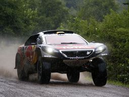 peterhansel fue el mas rapido en la cuarta etapa; loeb sigue como lider peterhansel fue el mas rapido en la cuarta etapa; loeb sigue como lider