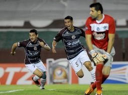 lanus vencio a libertad de local y se metio en la final lanus vencio a libertad de local y se metio en la final