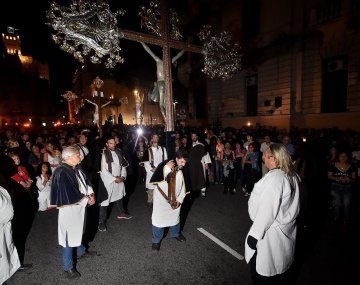 Vuelve el tradicional Vía Crucis en Avenida de Mayo