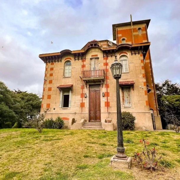 Ocuto en Buenos Aires: venden un histórico castillo de 638 metros cuadrados por 150.000 dólares
