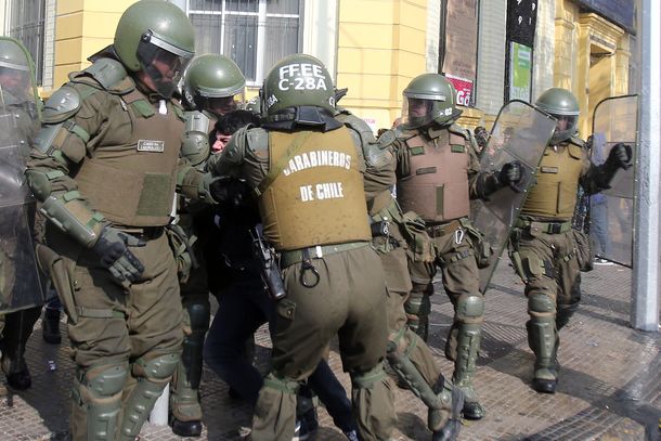 Detienen y deportan a dos barrabravas argentinos en Chile