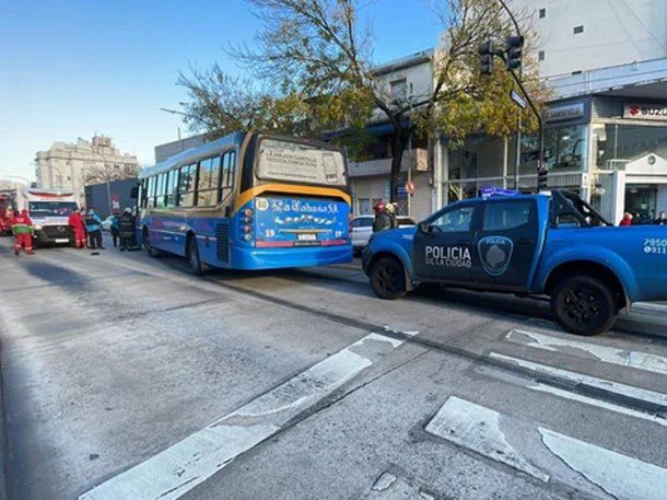 Un colectivo atropelló y mató a una mujer en el barrio Vélez Sarsfield