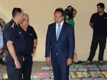 Scioli ratificó el aumento a la Policía Bonaerense
