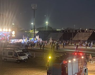 Memes por el fracaso del acto de Milei con El Dipy