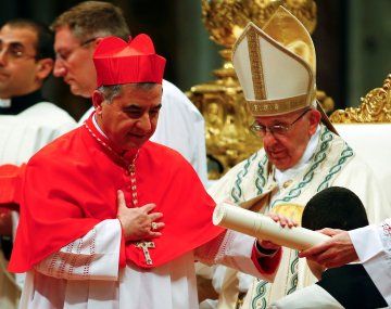 Un cardenal al que Francisco obligó a renunciar quiere votar al próximo Papa