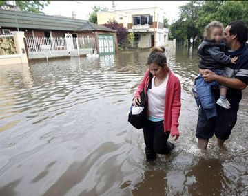 Baja el cauce del Río Luján pero volvió a llover y hay 250 evacuados
