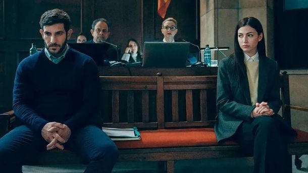 Esta serie de origen español ganó el premio a Mejor Serie Dramática en los Premios Feroz 2024. Esta serie de origen español ganó el premio a Mejor Serie Dramática en los Premios Feroz 2024.