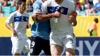 Foto del partido Uruguay - Italia en la Copa de las Confederaciones Brasil 2013 Foto del partido Uruguay - Italia en la Copa de las Confederaciones Brasil 2013
