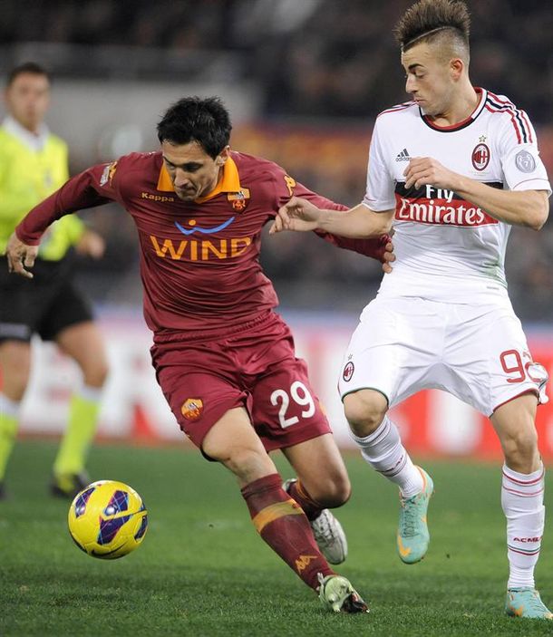 Roma y una victoria con acento argentino ante Milan