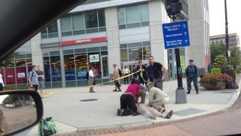 tiroteo en una base naval deja al menos cuatro muertos tiroteo en una base naval deja al menos cuatro muertos