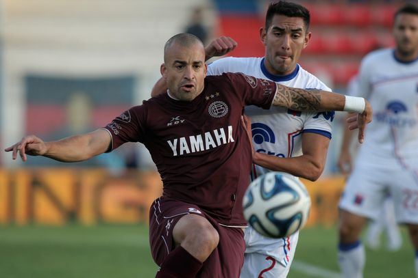 Tigre goleó a Lanús, que igual sigue en la lucha por el torneo