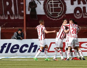 Unión sorprendió al campeón Lanús