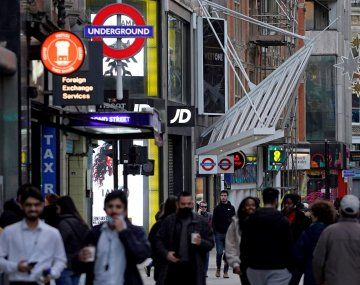 Argentina suspende los vuelos desde el Reino Unido por la nueva cepa de Covid-19