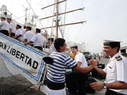 tras 79 dias de retencion, partio la fragata libertad tras 79 dias de retencion, partio la fragata libertad