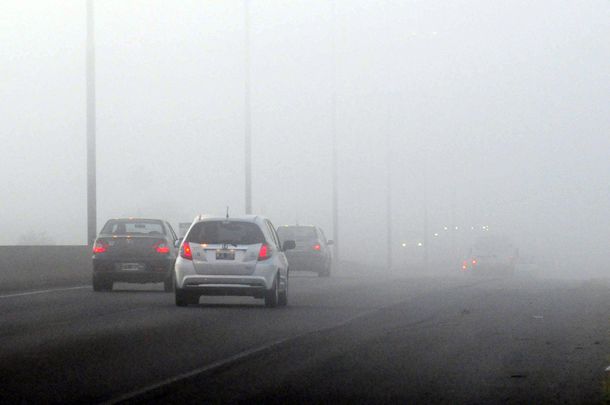 Precaución: escasa visibilidad por la niebla en los accesos a la Ciudad
