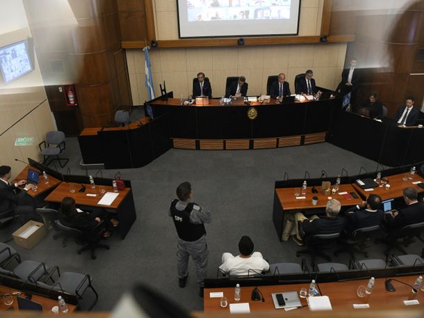 Causa cuadernos: apareció el empresario que denunció coacción psicológica para declarar en el juicio