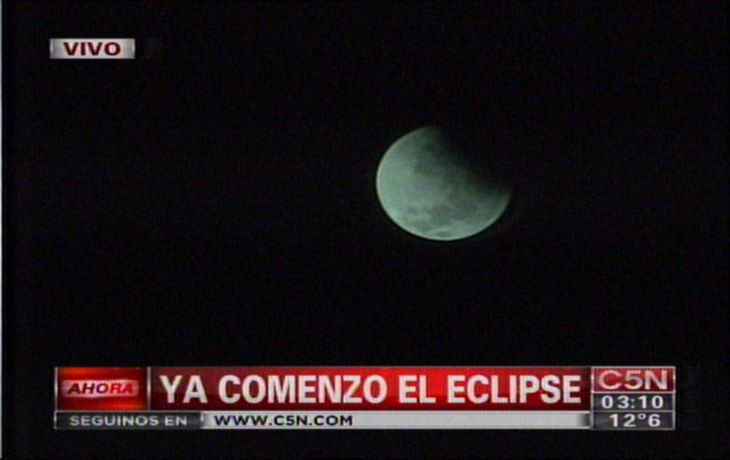 ¿Te lo perdiste? mirá el momento en que la Luna se tiñó de rojo el año pasado