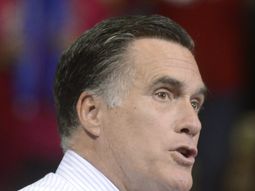 Mitt Romney votó junto a su esposa Ann en Belmont