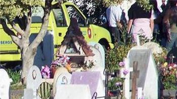 un profugo se disfrazo de sepulturero para el entierro de su abuela y lo detuvieron un profugo se disfrazo de sepulturero para el entierro de su abuela y lo detuvieron