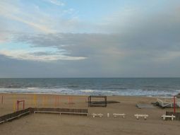tiran abajo 46 balnearios en pinamar, valeria y carilo para recuperar playas
