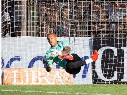 detuvieron al arquero de platense: su novia lo denuncio por violencia de genero detuvieron al arquero de platense: su novia lo denuncio por violencia de genero