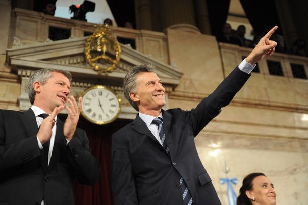 Herencia recibida y promesas de cambio en el primer discurso de Macri