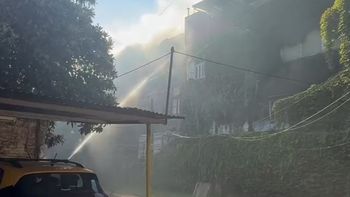 incendio en un conventillo de la boca: decenas de heridos y varios evacuados incendio en un conventillo de la boca: decenas de heridos y varios evacuados