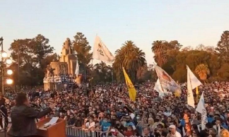 Multitudinaria concurrencia al acto del precandidato que puede hacer perder al Pro en la Ciudad