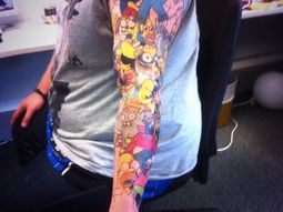 fanatico de los simpsons se tatuo 41 veces a homero fanatico de los simpsons se tatuo 41 veces a homero